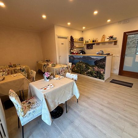 Hotel Diffuso Il Portichetto Vezio Perledo Exteriér fotografie